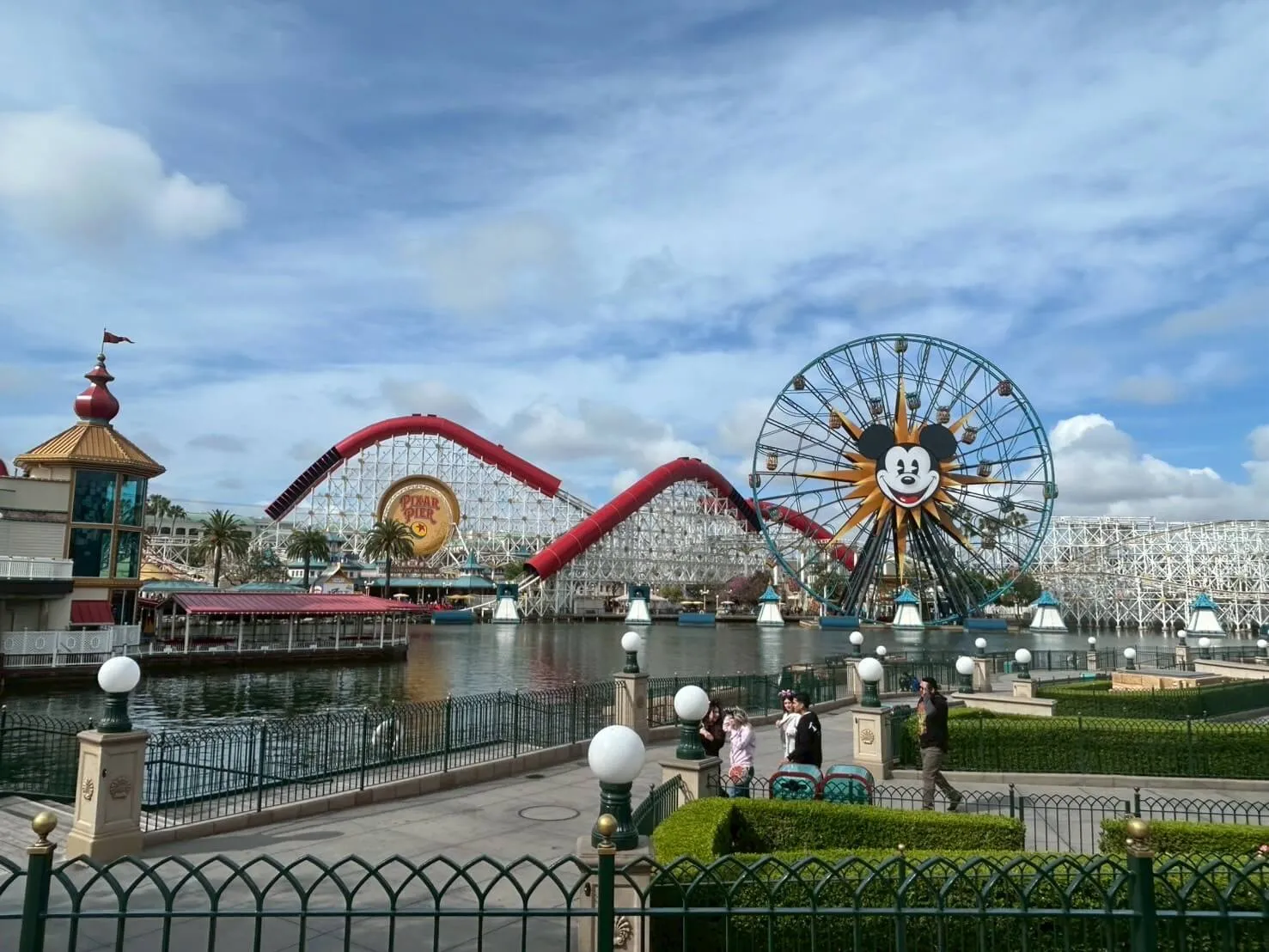 カリフォルニアディズニーランドは日本の何倍の大きさ?